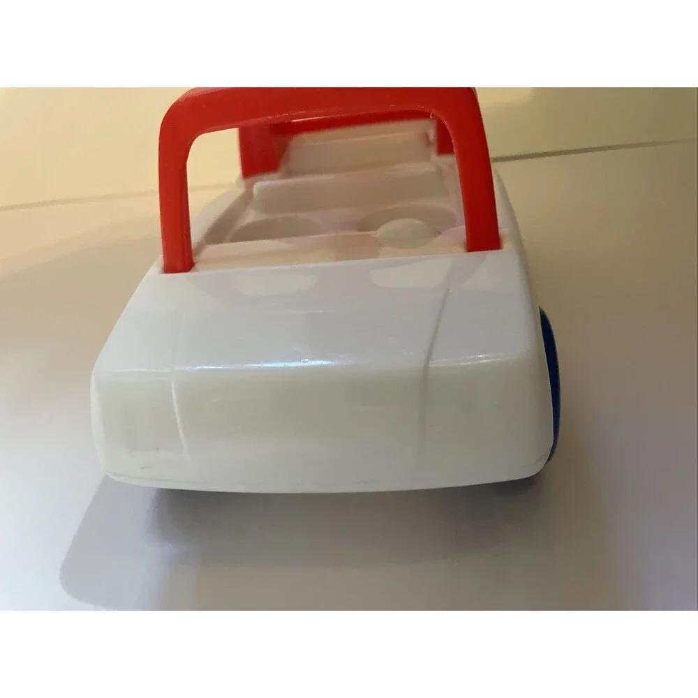 Vintage Little Tikes Chunky Car Toddler Tots Family Red White Sedan Carry Handle